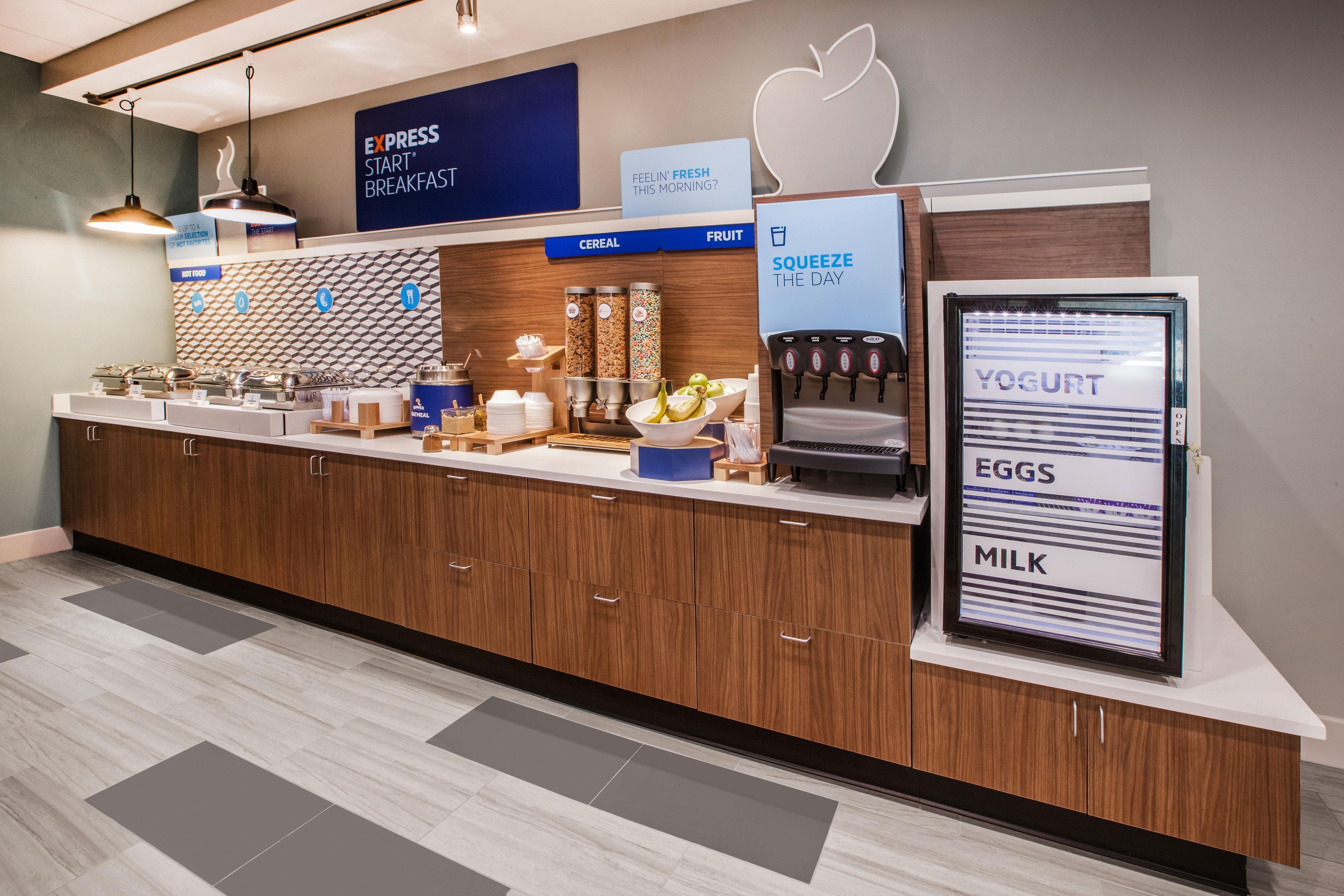 Holiday Inn Express Forsyth By Ihg Zewnętrze zdjęcie