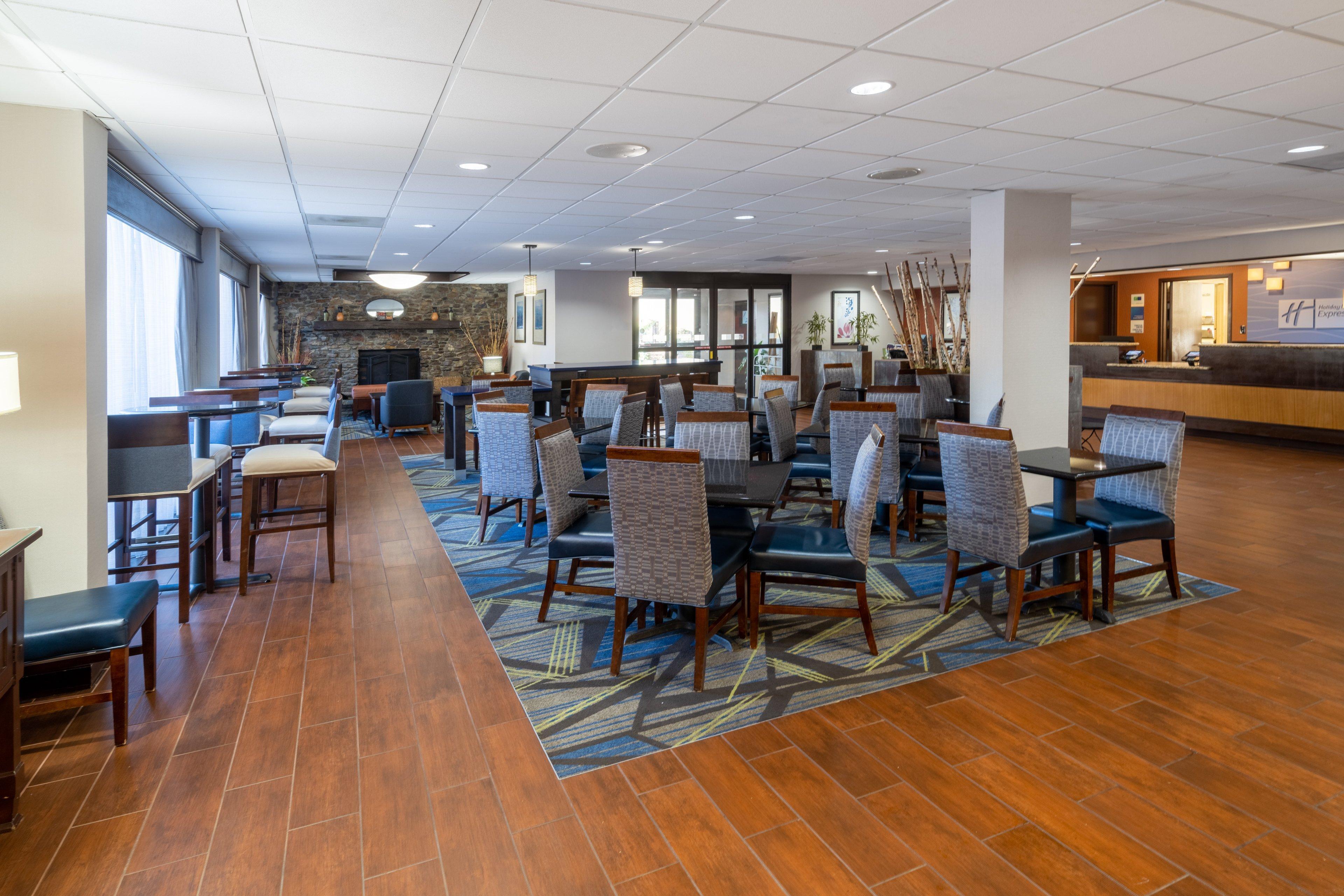 Holiday Inn Express Forsyth By Ihg Zewnętrze zdjęcie