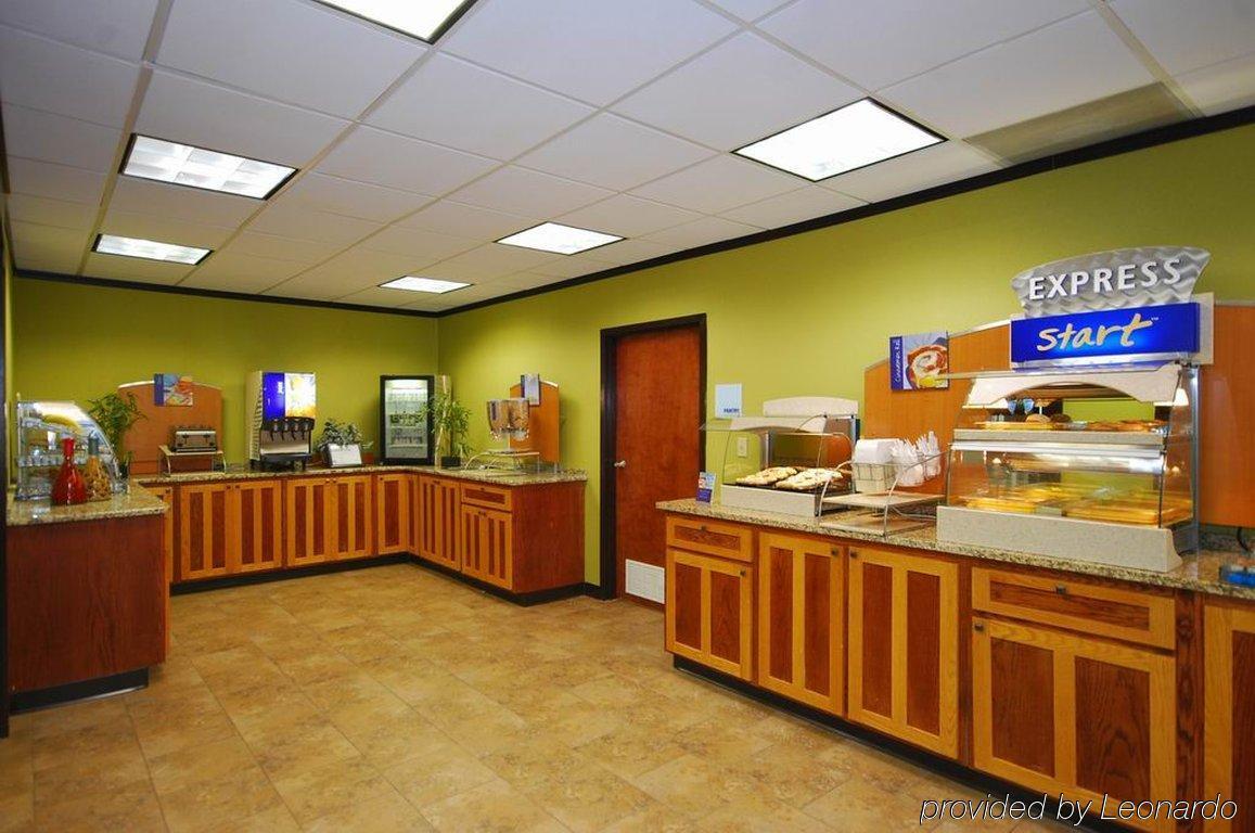 Holiday Inn Express Forsyth By Ihg Zewnętrze zdjęcie
